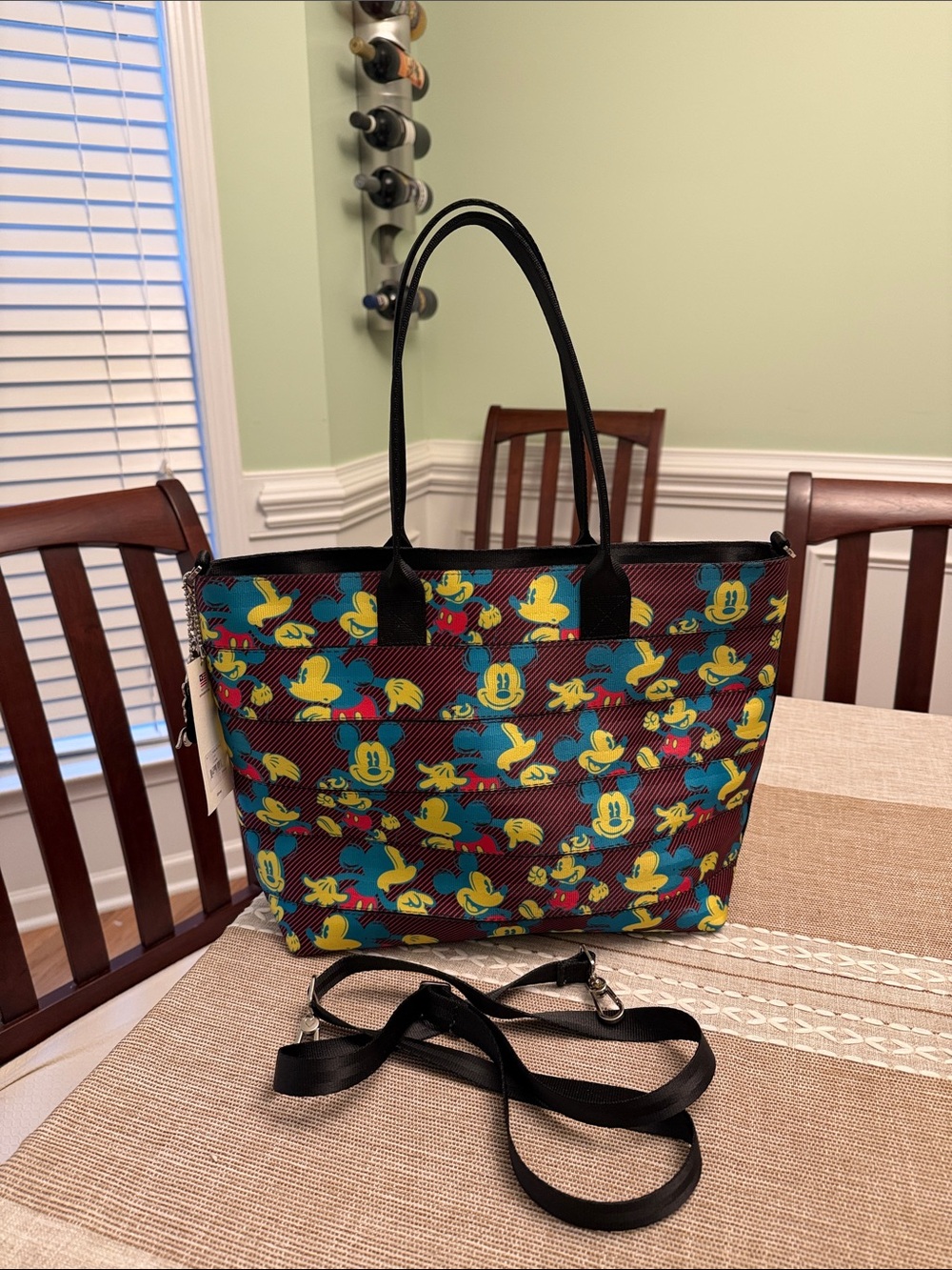 Harveys Seatbelt Mickey Medium Streamline tote